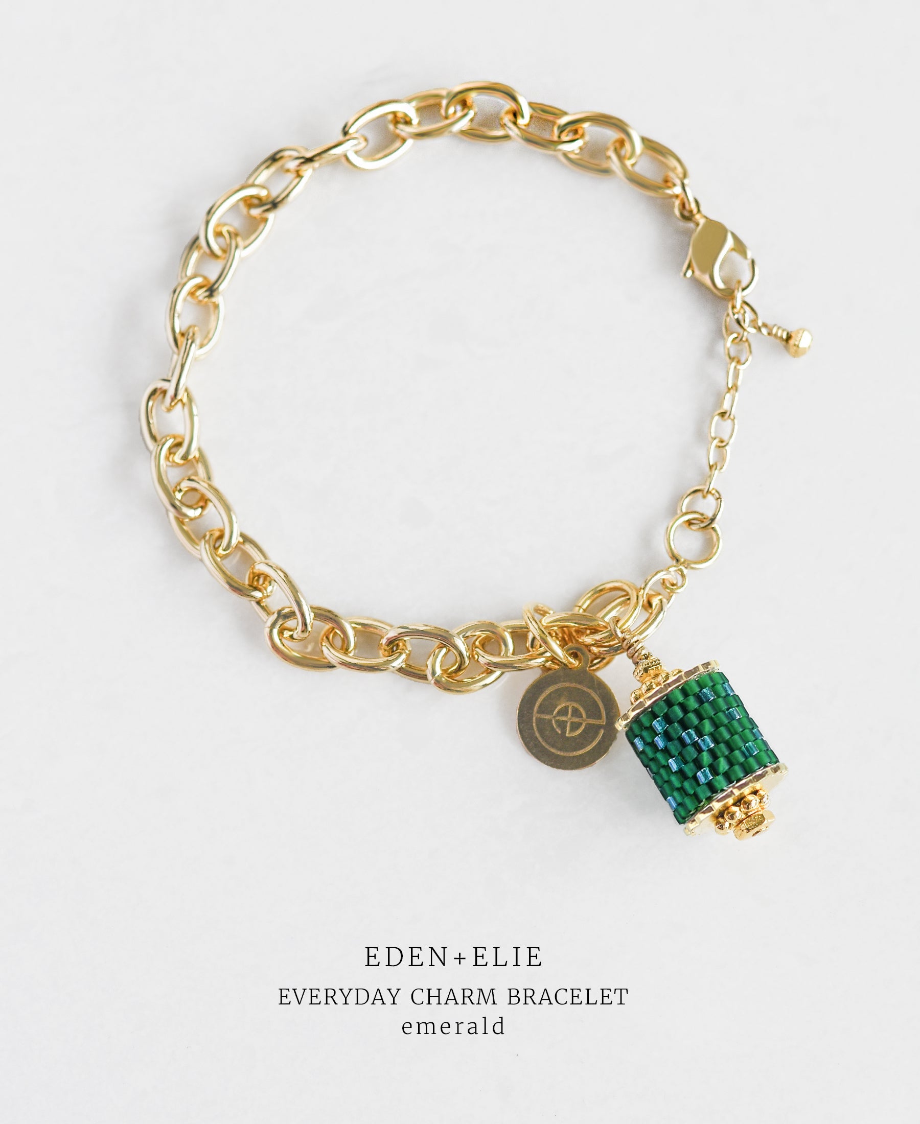 EDEN + ELIE Everyday gold charm bracelet - emerald green