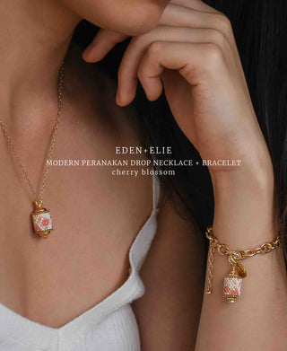 EDEN + ELIE Modern Peranakan gold charm bracelet - yellow