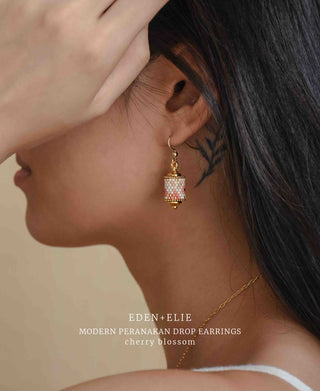 EDEN + ELIE Modern Peranakan drop earrings - emerald